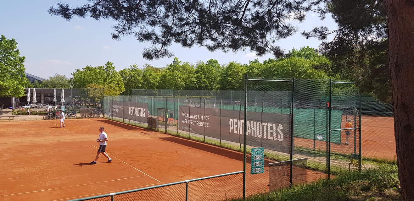 Tennisvereine: Unsere schöne Anlage - DJK Mainzer Sand