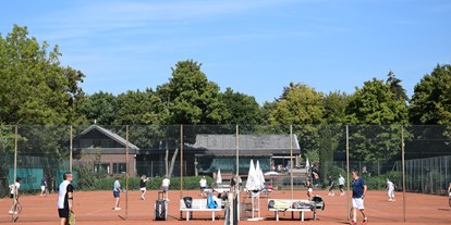 Tennisverein - Parkplätze vor der Tennisanlage: Ja - Niederrhein - Vereinsturnier im TC Neuss-Weckhoven e.V. für Mitglieder und Gäste - TC Neuss-Weckhoven e.V.