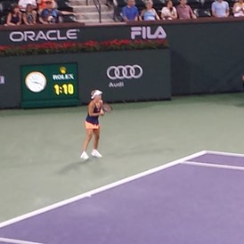 Tennis: Angie bekommt gerade eine unerwartete Niederlage als Weltranglistenzweite gegen die Russin Elena Vesnina (6:3;6:3) - Gunter Krambs