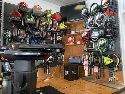 Tennisvereine - Wir sind dein Partner für: Tennisbekleidung für Damen - Mainz Ebersheim - Ski & Sport Profis