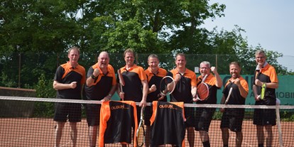 Tennisverein - Tennis-Schnupperkurs: Bieten wir an. - Nordrhein-Westfalen - Medenmannschaft 'Herren 40' des TC Neuss-Weckhoven e.V. - TC Neuss-Weckhoven e.V.