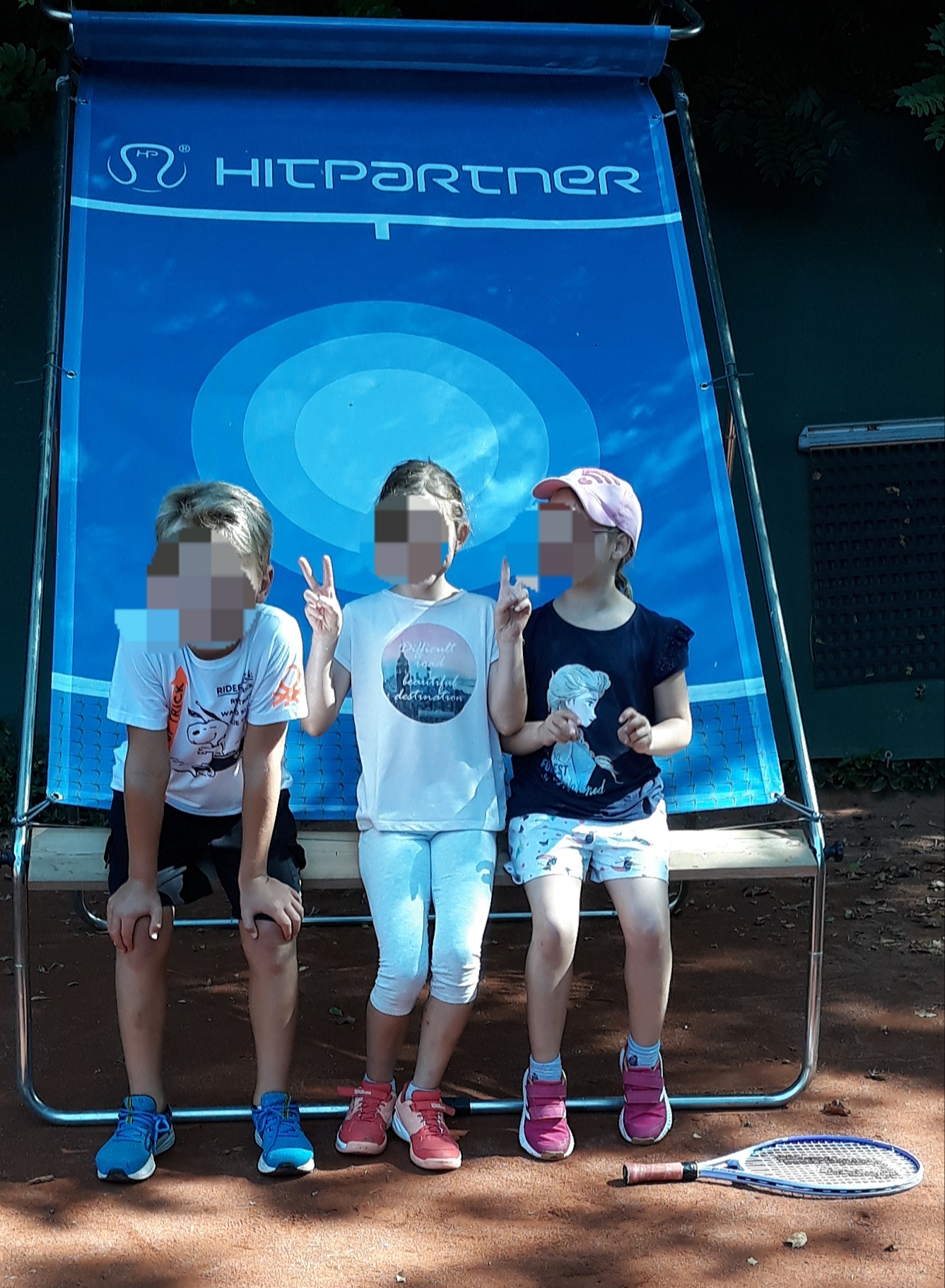 Tennisvereine - Hessen Nord - Meine Hitpartner Ballwand im Sommercamp-einsatz. Die Ballwand kann auch von Vereinen gegen Leihgebühr für Events gwbuchr werden. - DTB-Trainerassistent Gunter Krambs