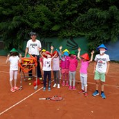 Tennis spielen: Ballschule im Sommercamp - DTB-Trainerassistent Gunter Krambs
