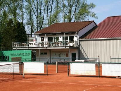 Tennisvereine - Medenrunde spielen wir.: Ja - Bergisch Gladbach - Clubhaus - TF GW Bergisch Gladbach 75 e.V.