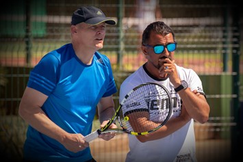 Tennis Camp: TENNIS SPECIAL MIT BERND KARBACHER