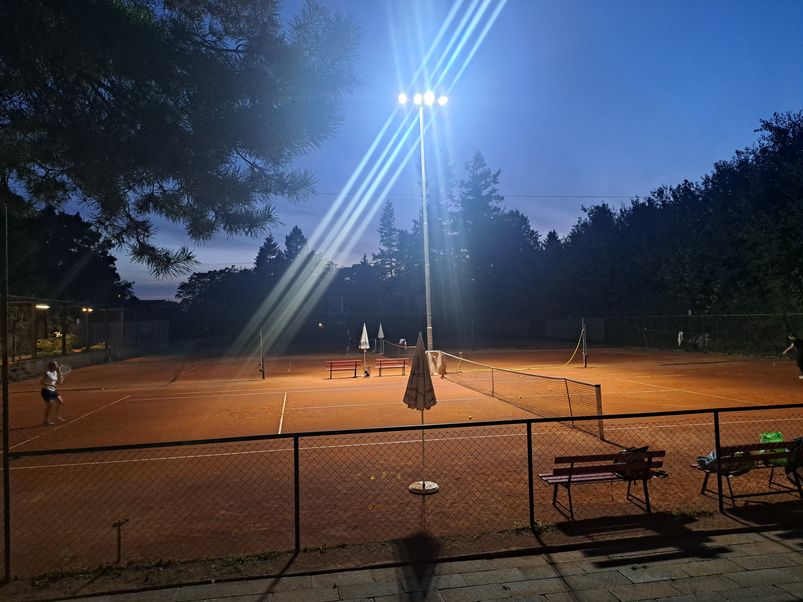 tennis spielen: Spok in Berlin-Pankow
2 Plätze mit Flutlicht - Christian Kummert "Dein Tennis Coach in Berlin/Brandenburg"